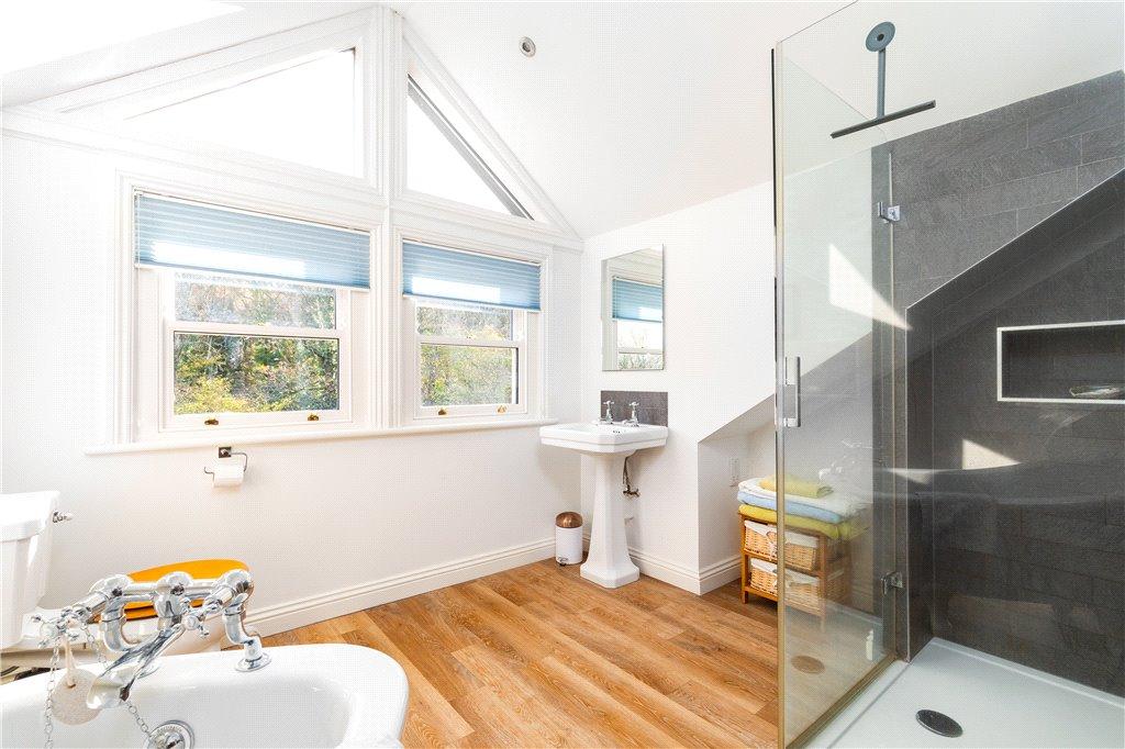 2nd Floor Bathroom