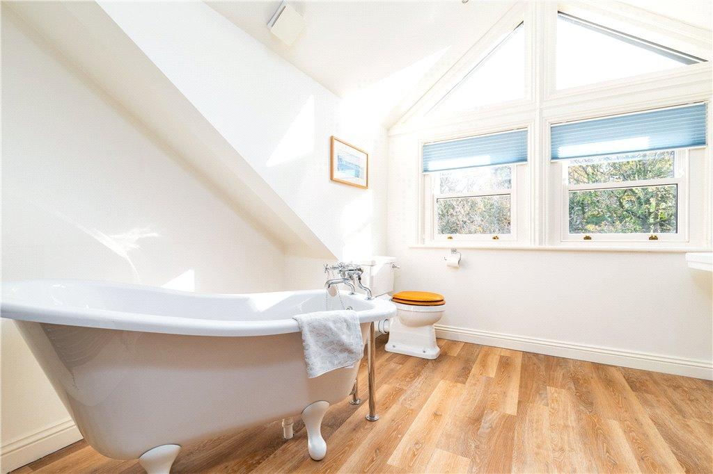 2nd Floor Bathroom
