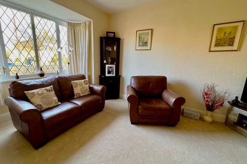 3 bedroom semi-detached house for sale, 25 Victoria Road Louth LN11 0BU
