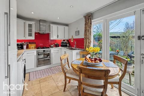 2 bedroom detached house for sale, Church Street, March