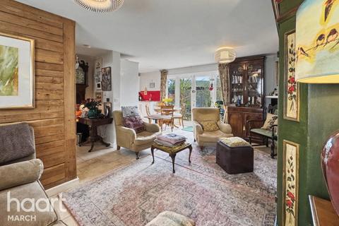 2 bedroom detached house for sale, Church Street, March