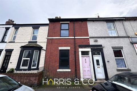 2 bedroom apartment to rent, Victoria Street, Fleetwood, Lancashire, FY7