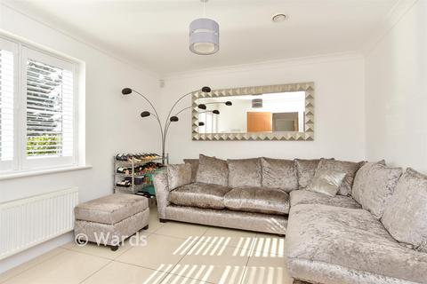 3 bedroom detached house for sale, Hustlings Drive, Eastchurch, Sheerness, Kent