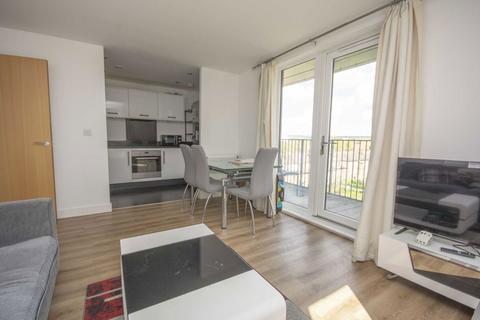 2 bedroom flat to rent, Charcot Road, London NW9