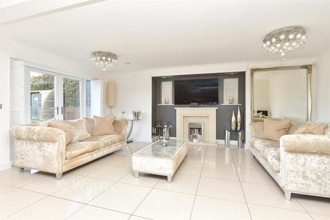 3 bedroom detached house for sale, Hustlings Drive, Sheerness ME12