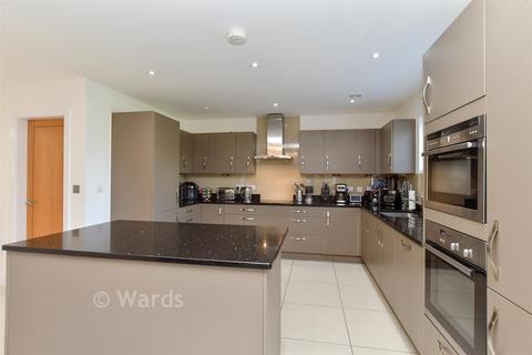 3 bedroom detached house for sale, Hustlings Drive, Sheerness ME12
