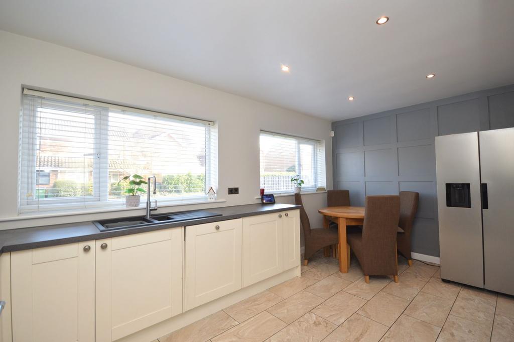 Kitchen/Dining