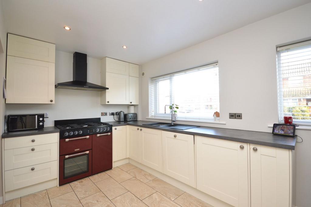 Kitchen/Dining