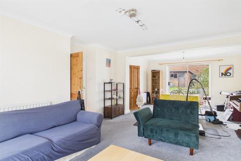 2 bedroom semi-detached house to rent, Church Road, Gosforth, Newcastle Upon Tyne