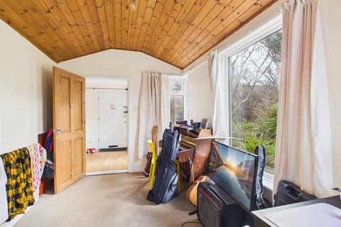 2 bedroom semi-detached house to rent, Church Road, Gosforth, Newcastle Upon Tyne