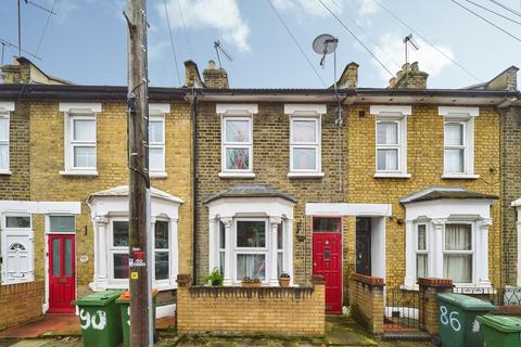 2 bedroom terraced house for sale, Faringford Road, London, E15