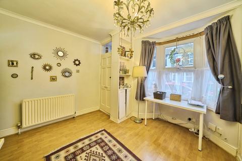 2 bedroom terraced house for sale, Faringford Road, London, E15