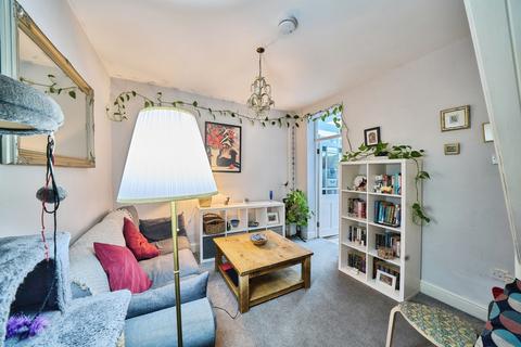 2 bedroom terraced house for sale, Faringford Road, London, E15