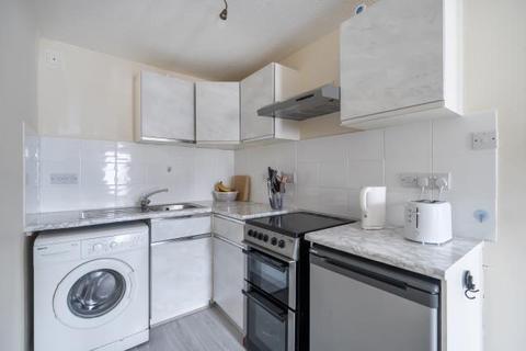 Studio for sale, Franklin Avenue, Slough