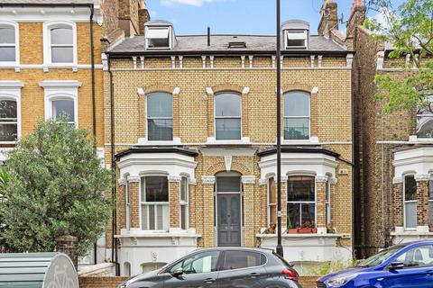 2 bedroom flat for sale, Gauden Road, London SW4