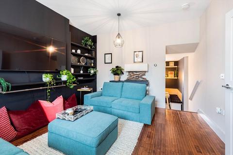 2 bedroom flat for sale, Gauden Road, London SW4