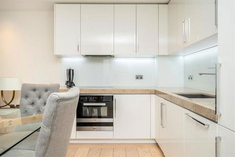 undefined, Strand, London WC2R