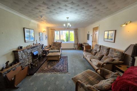 undefined, Hillcrest, Llangefni, Anglesey, LL77