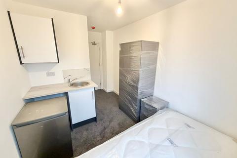 4 bedroom terraced house for sale, Harper Road, Ashford TN23