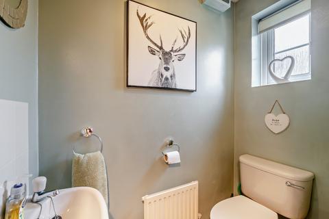 undefined, Perrinsfield, Lechlade, Gloucestershire, GL7