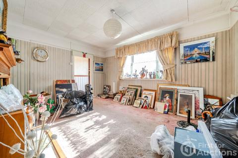 2 bedroom maisonette for sale, Knolton Way, Slough, Berkshire