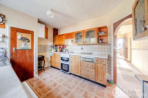2 bedroom maisonette for sale, Knolton Way, Slough, Berkshire