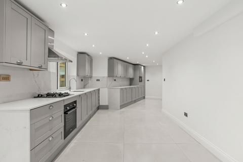 3 bedroom cottage for sale, 20 Fort End, Aylesbury HP17