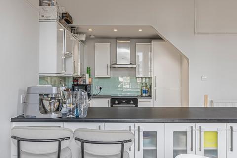 3 bedroom flat for sale, Priory Road, South Hampstead, London, NW6
