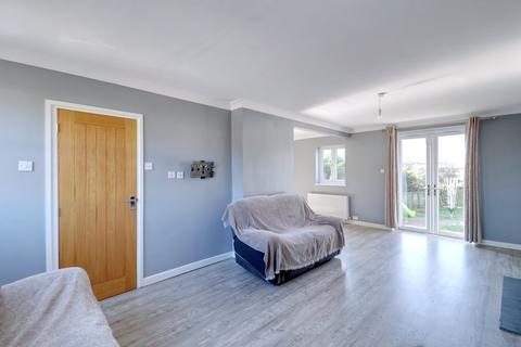 2 bedroom end of terrace house for sale, Hall Terrace, Aveley RM15