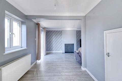 2 bedroom end of terrace house for sale, Hall Terrace, Aveley RM15