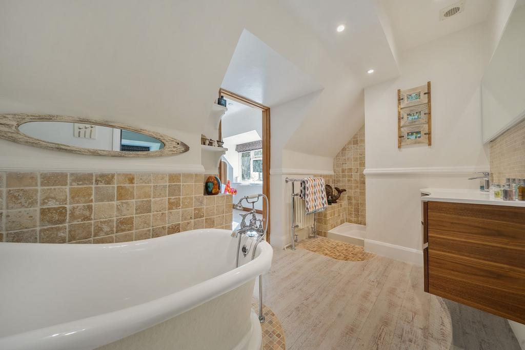 En-Suite Bathroom