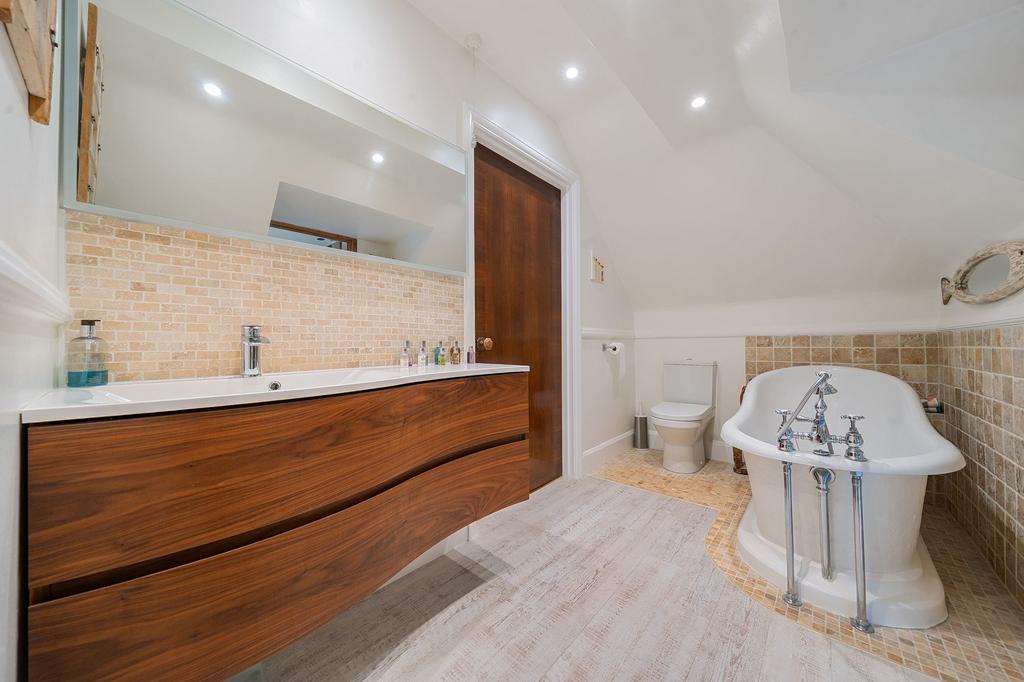 En-Suite Bathroom
