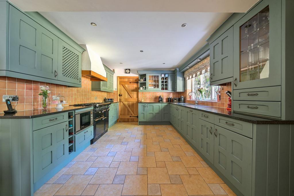 Kitchen / Breakfast Room