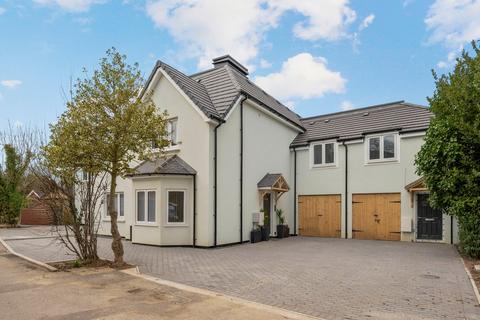 undefined, Ashley Road, Walton-on-Thames, KT12