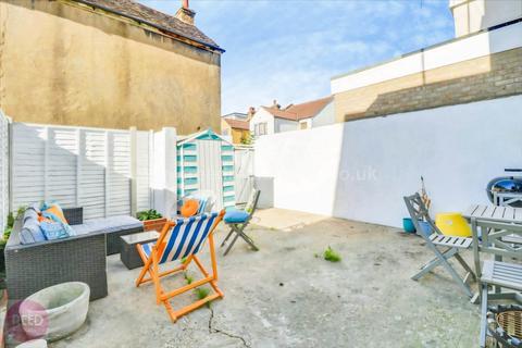 undefined, Pall Mall, Leigh On Sea