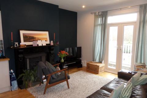 2 bedroom flat to rent, Auckland Road, London SE19