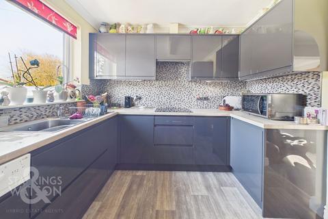 2 bedroom semi-detached bungalow for sale, Sutherland Avenue, Hellesdon, Norwich