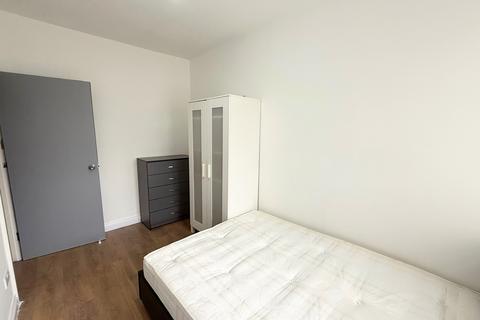 1 bedroom in a house share to rent, Enfield EN3