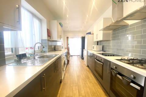 1 bedroom in a house share to rent, Enfield EN3