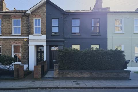 2 bedroom flat to rent, Meeting House London SE15