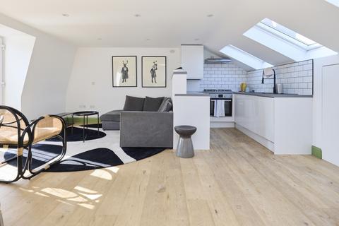 2 bedroom flat to rent, Meeting House London SE15