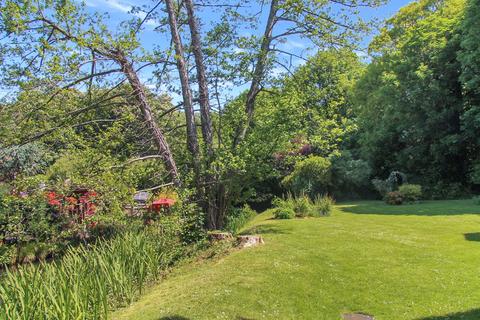 2 bedroom ground floor flat for sale, Wickham Hampshire