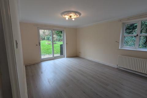 2 bedroom ground floor flat for sale, Wickham Hampshire