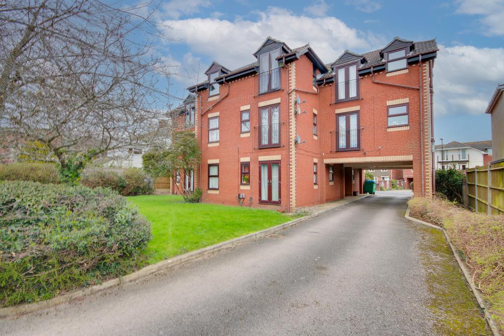 £120,000 BITTERNE PARK! NO CHAIN! LOW CHARGES! MODERN KITCHEN! - 1 bedroom flat for sale - Photo 10