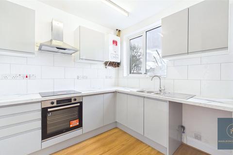 3 bedroom end of terrace house to rent, Roding Lane North, Woodford Bridge, IG8