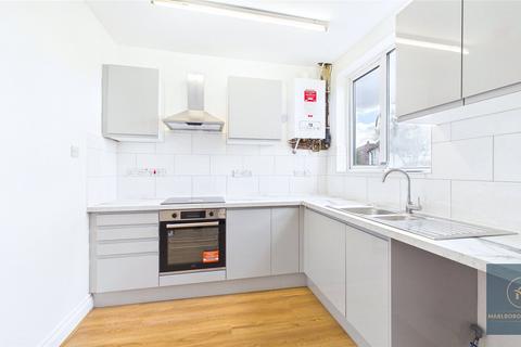 3 bedroom end of terrace house to rent, Roding Lane North, Woodford Bridge, IG8