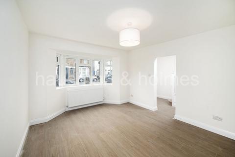 3 bedroom semi-detached house to rent, Worple Road, Isleworth