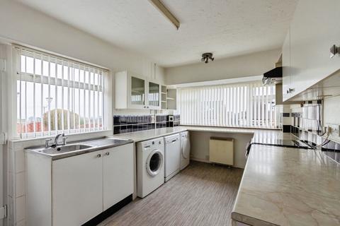 3 bedroom bungalow for sale, Highfield Gardens, Morley LS27