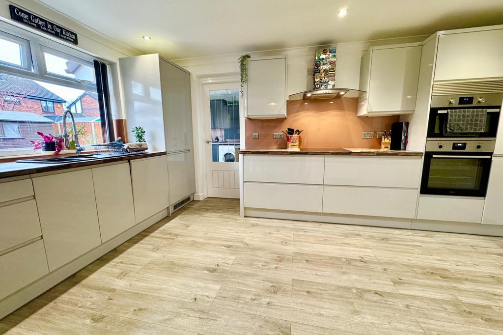 Kitchen/Family Room