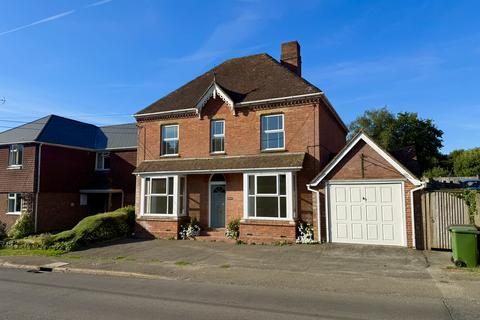 5 bedroom detached house for sale, Main Street, Peasmarsh TN31